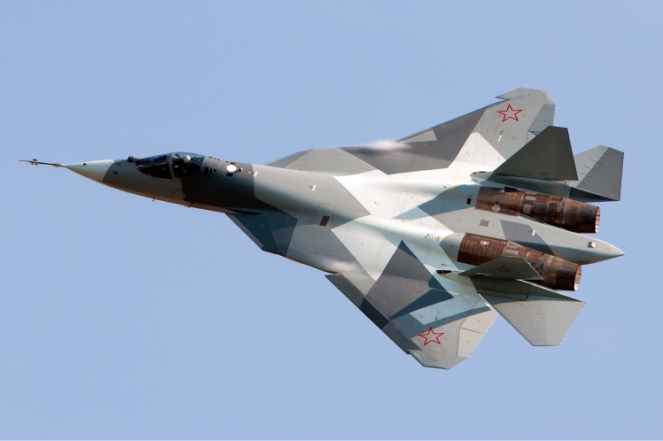 مانور هوایی با سوخو 57 Sukhoi
